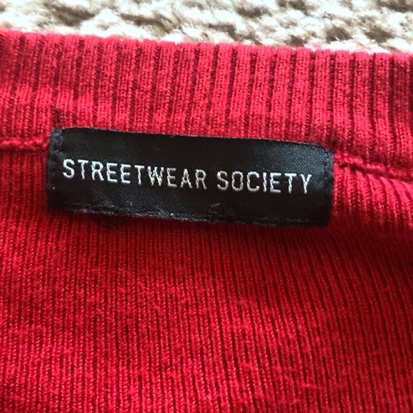 Red flared sweater size meduim - Picture 2 of 2